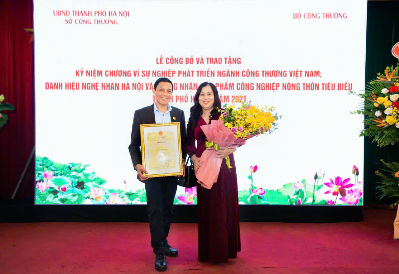 Bà Nguyễn Thị Thanh - Nghệ nhân Hà Nội năm 2025 do UBND thành phố Hà Nội trao tặng